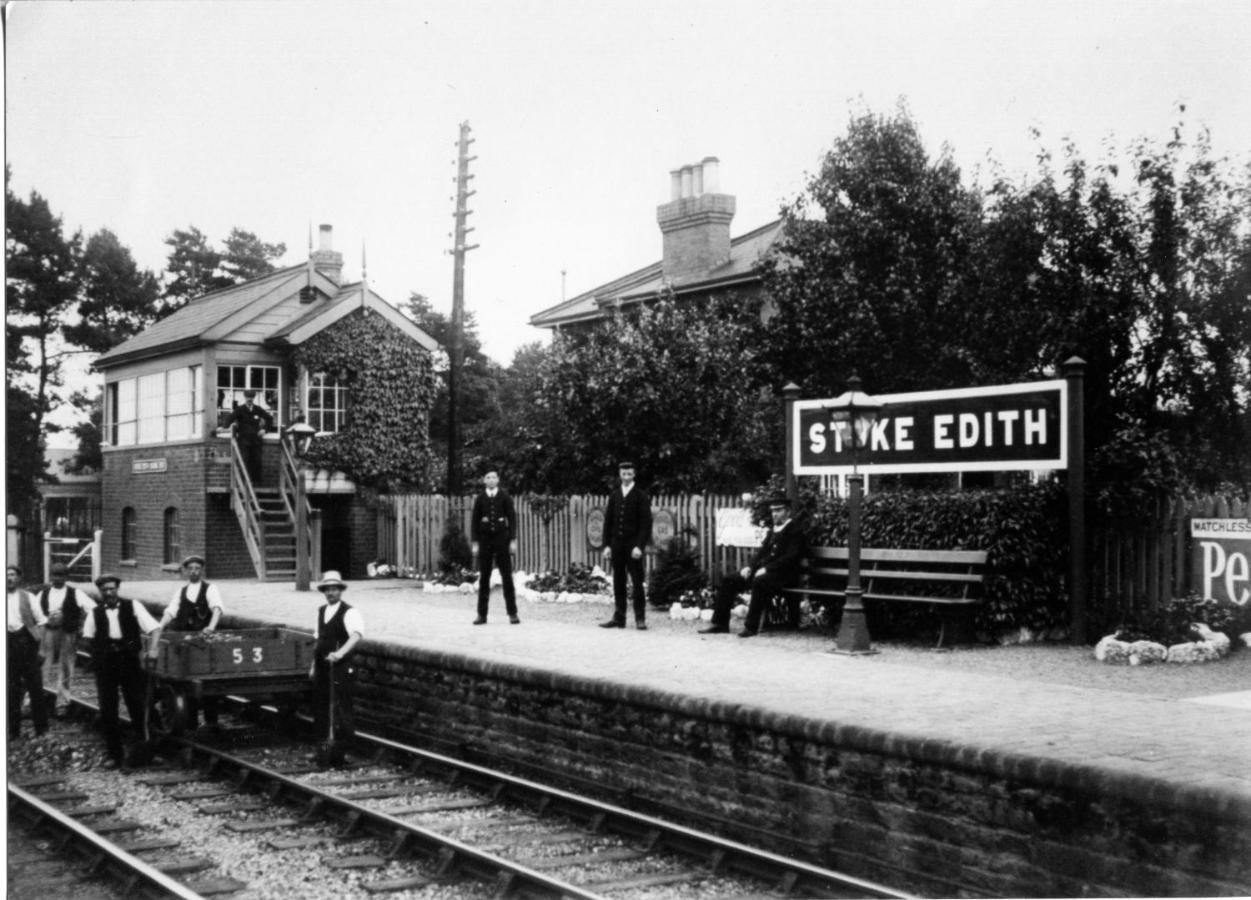 The Booking Office, Stoke Edith Station Hereford Ngoại thất bức ảnh